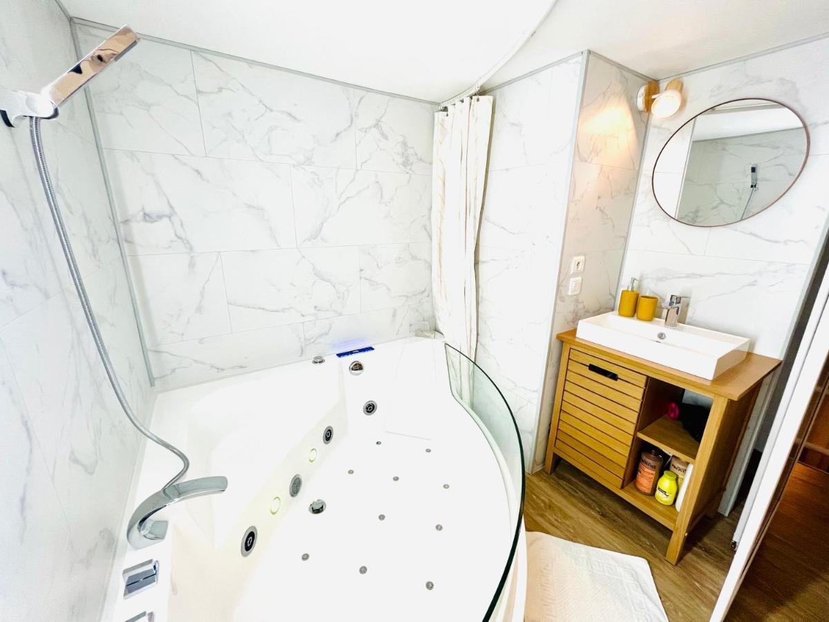 Duplex-Ceiling Height 1,9M-Free Private Parking-Self Check In !! Duplex Climatise-Hauteur Sous Plafond 1,9M-Parking Prive Gratuit-Arrivee Autonome !! Авіньйон Екстер'єр фото